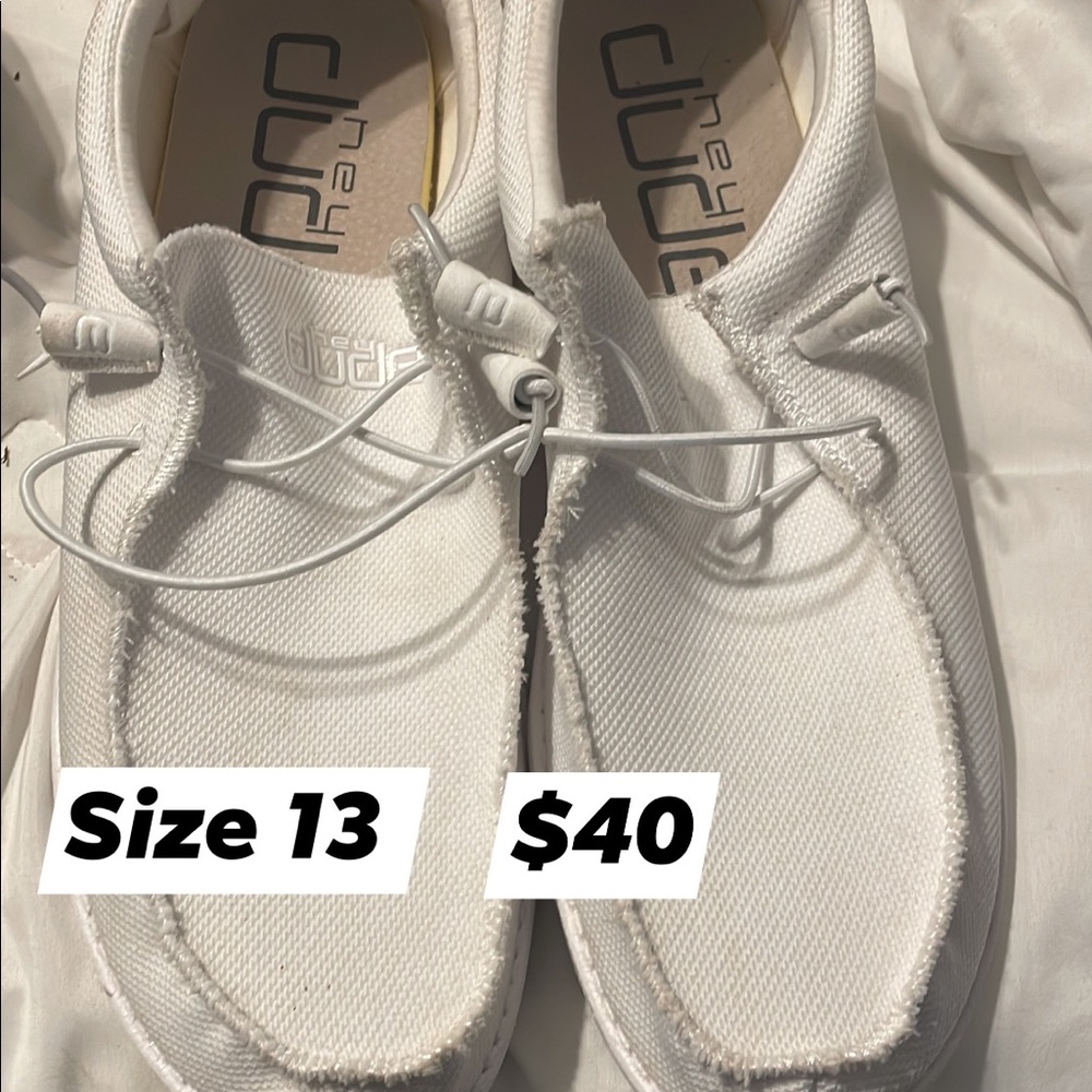 Never been worn, bright white. Beautiful spring shoe